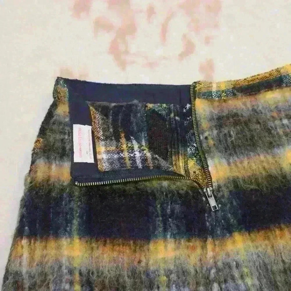 URBAN OUTFITTERS UO Y2K Wool Fitted Mini Skirt Yellow & Black Plaid Zip Women XS - Picture 8 of 11